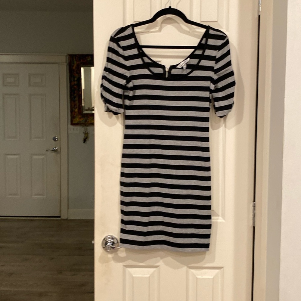 T-Shirt Mini Dress, 3/4 length sleeves, Black and Gray Stripes, Size Medium